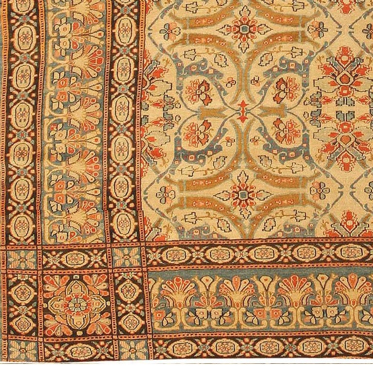 Antique Persian Senneh rug, origin: Persia. Here is a truly wonderful antique rug – a Senneh piece made in Persia. This rug represents something genuinely special, and is a testament to the artisans who produced it. A stunning piece, this Persian