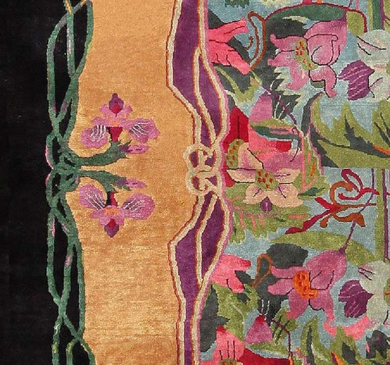 Antique Chinese Art Nouveau Rug In Excellent Condition In New York, NY