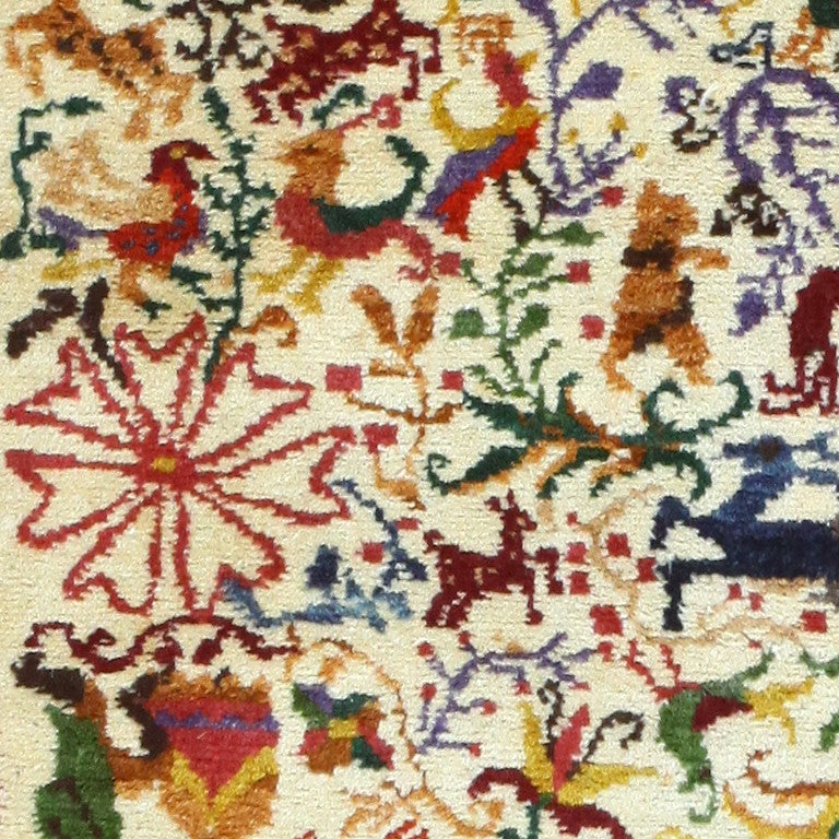 Mid-Century Modern Vintage Ecuadorian Animal Carpet. Size: 3 ft 10 in x 5 ft 7 in (1.17 m x 1.7 m)