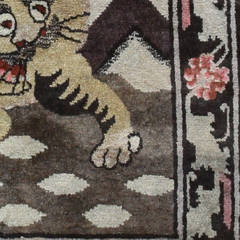 Antiker Tibetischer Teppich mit Tigermuster