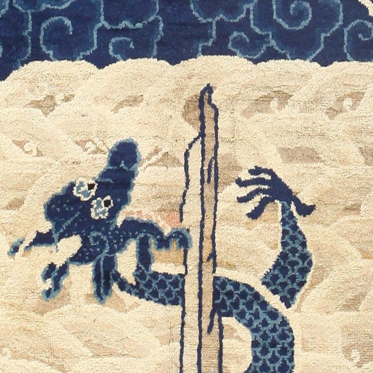 Antique Chinese Dragon Rug In Good Condition In New York, NY