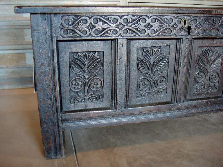 English Carved Trunk In Good Condition In Napa, CA