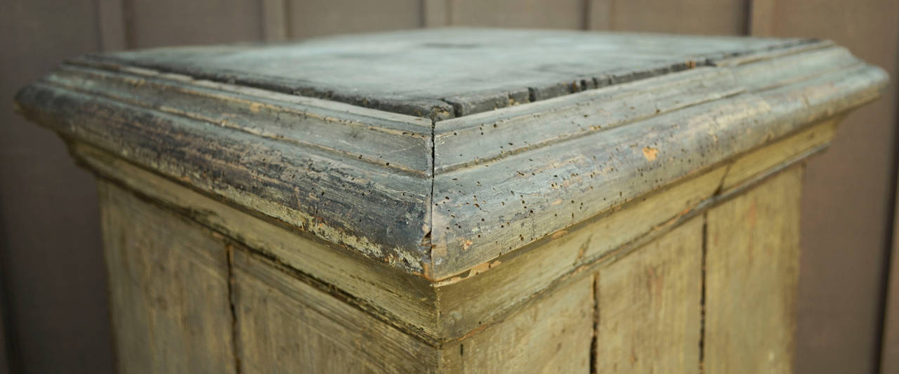 Paint Wooden Pedestal
