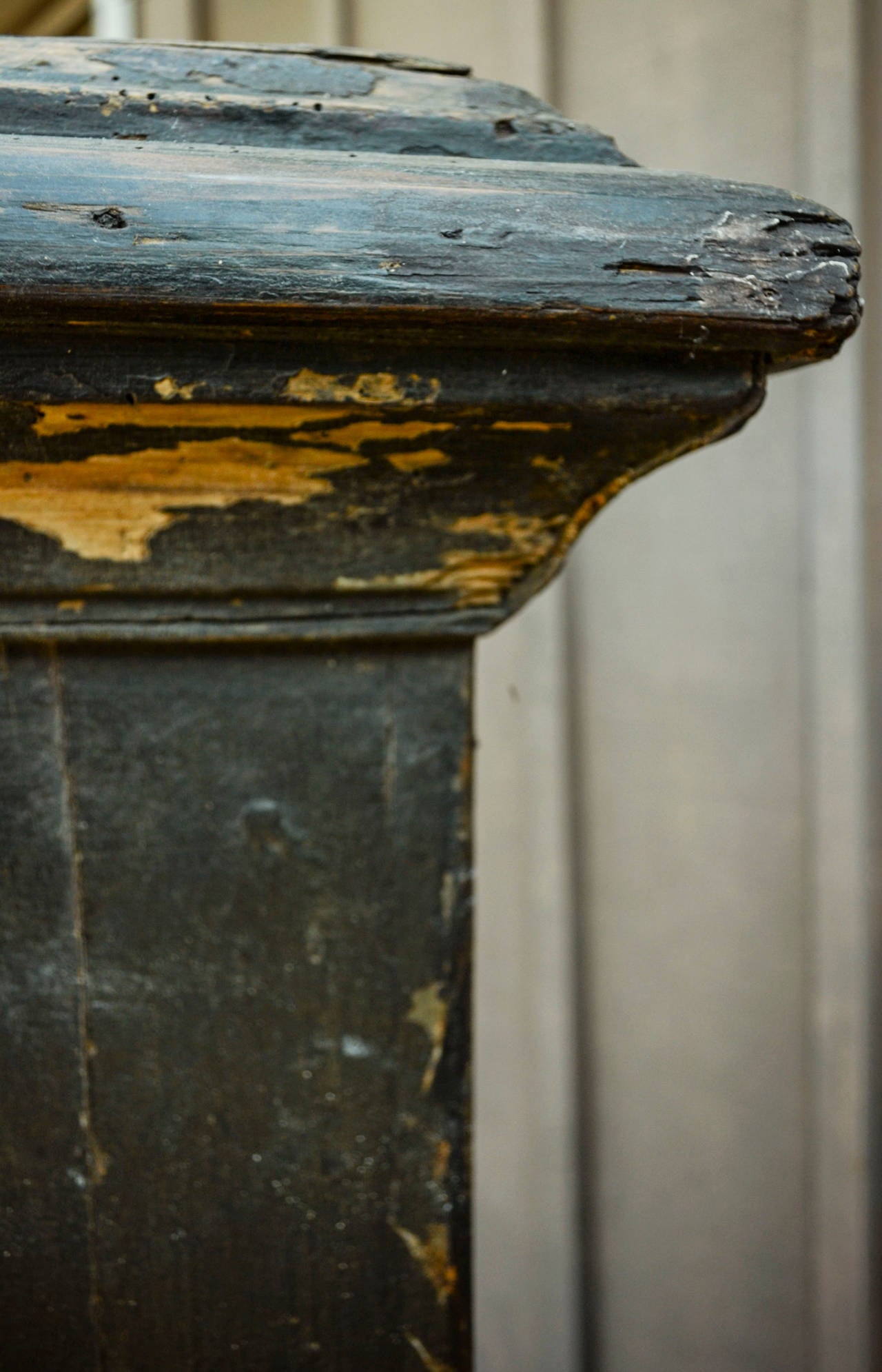 Wooden Pedestal In Good Condition In Napa, CA