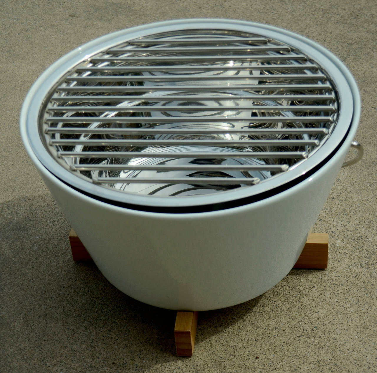 A vintage petite table grill in excellent condition.