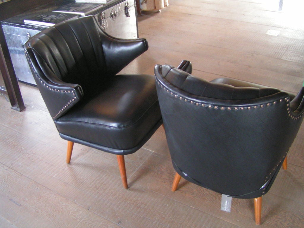 20th Century Pair of Black Leather Armchairs