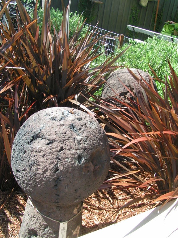 Volkanische Gartenformen, „Bourne a Boule“ im Zustand „Hervorragend“ im Angebot in Napa, CA