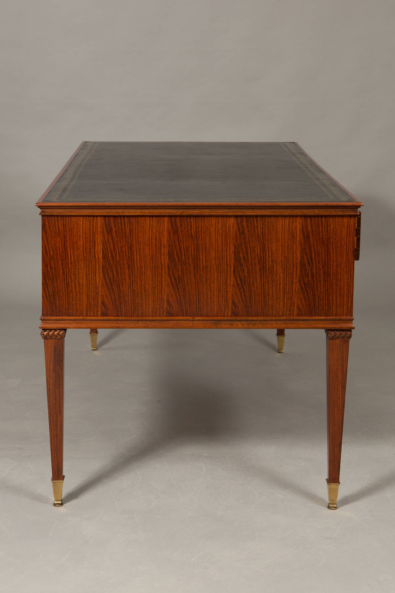 Neoclassical Black Leather-Top Bureau Plat In Good Condition In New York, NY