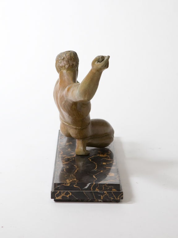 Milieu du XXe siècle Sculpture figurative en bronze Art Déco en vente