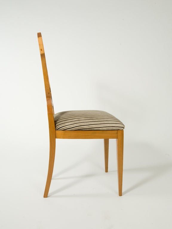 Milieu du XXe siècle Paire de chaises d'appoint en bois fruitier en vente