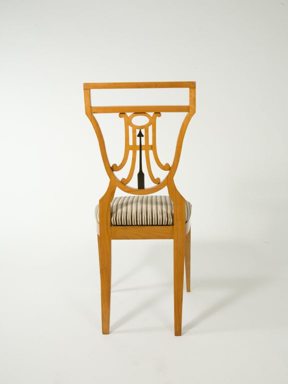 Fruitiers Paire de chaises d'appoint en bois fruitier en vente