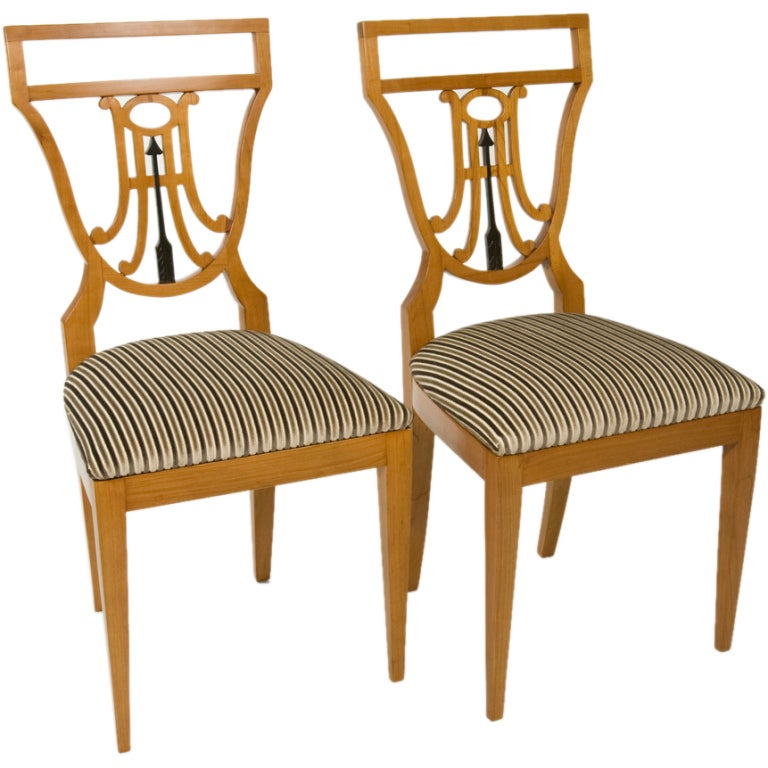 Paire de chaises d'appoint en bois fruitier