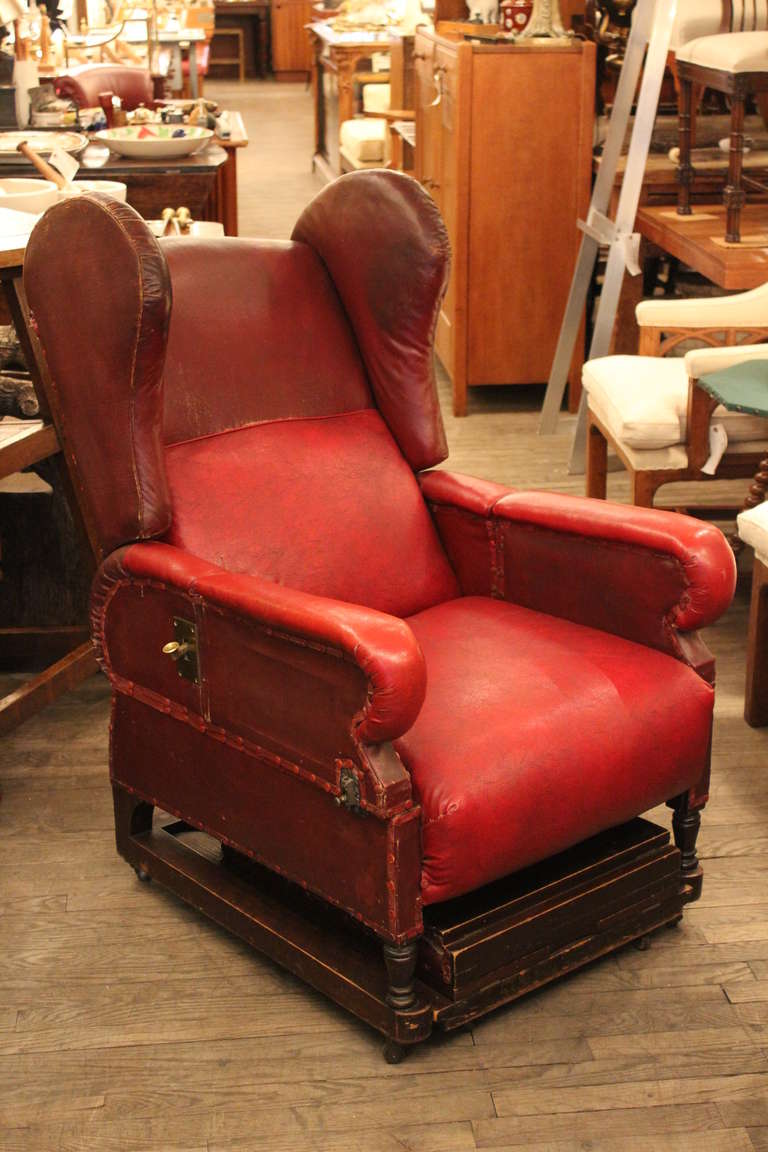 English Reclining Armchair In Good Condition In New York, NY