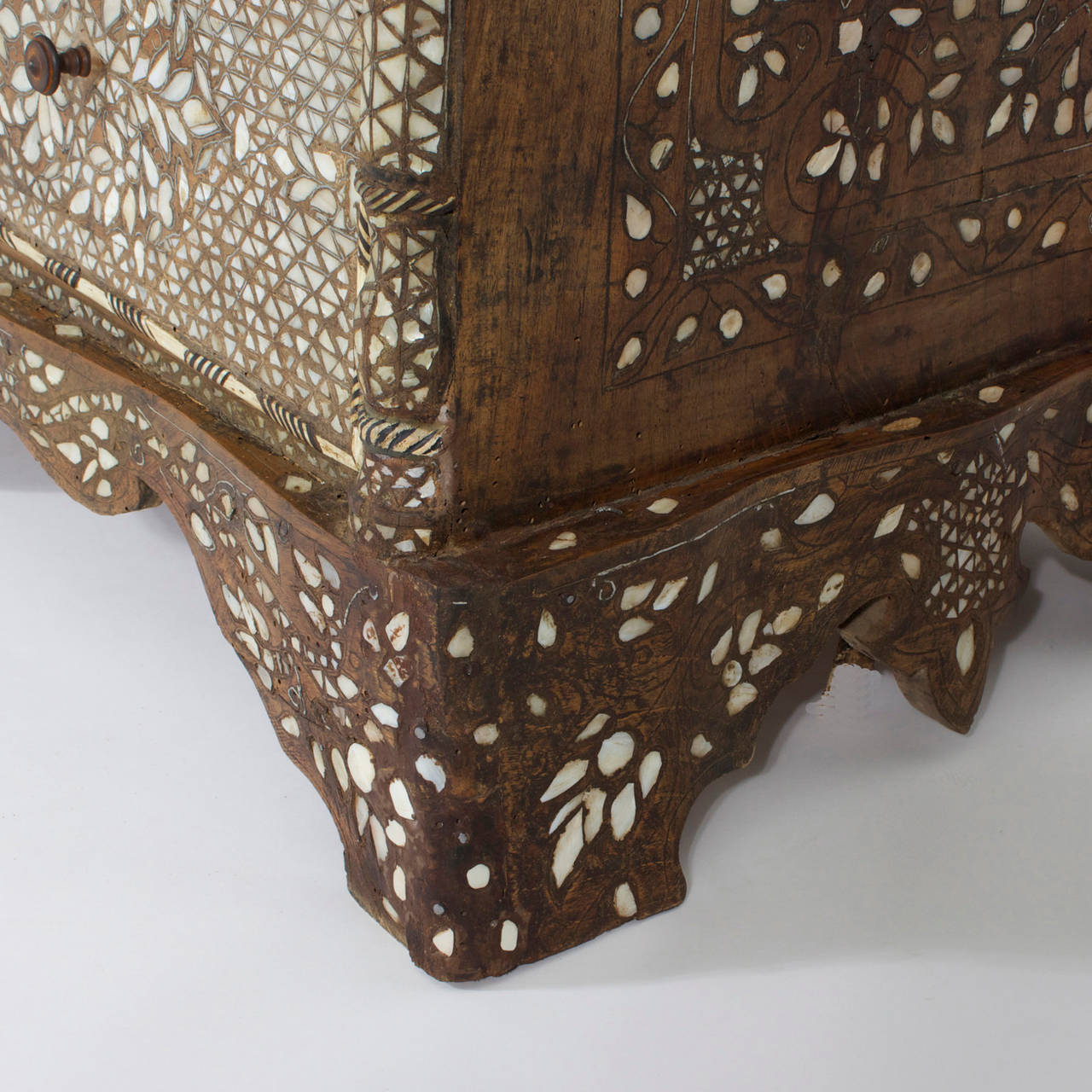 Exceptional Syrian Gentlemans Chest of Drawers 4