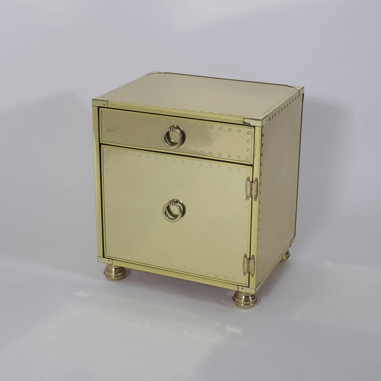 Pair of Mid-Century Brass-Plated Campaign Style Nightstands or End Tables In Good Condition In Palm Beach, FL