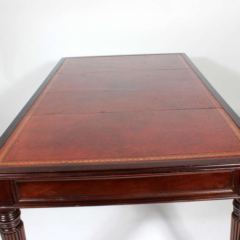 A George III Library Table or Partners Desk in Mahogany In Excellent Condition In Palm Beach, FL