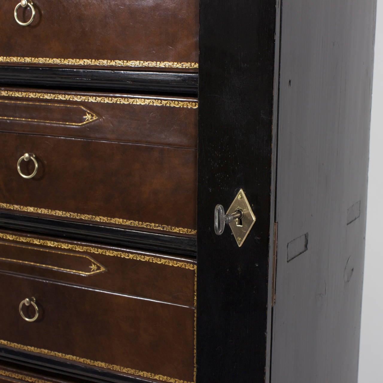 French, Ten-Drawer Leather Cartonnier or Wellington Chest In Excellent Condition In Palm Beach, FL