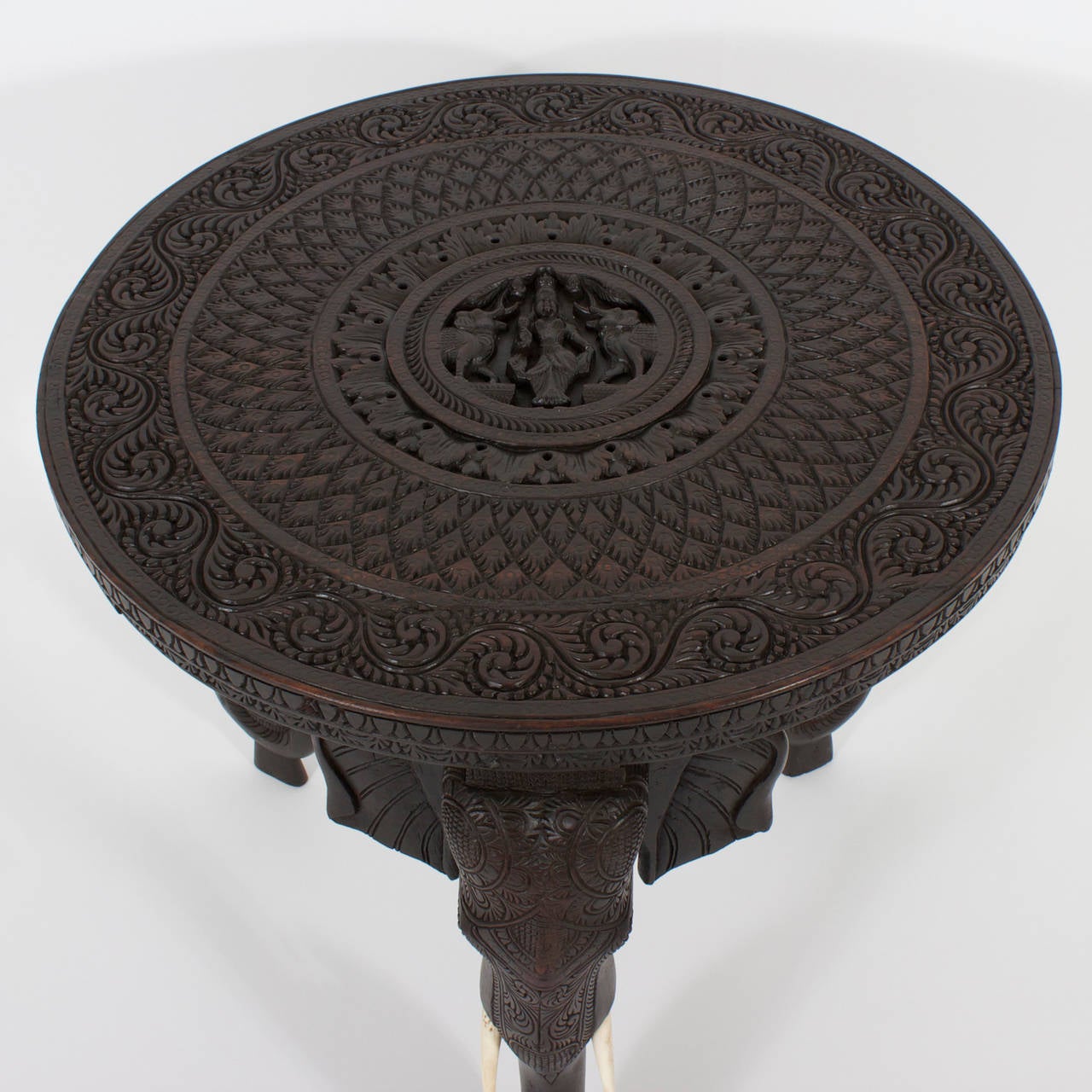 Early 20th Century Anglo-Indian Carved Table In Excellent Condition In Palm Beach, FL