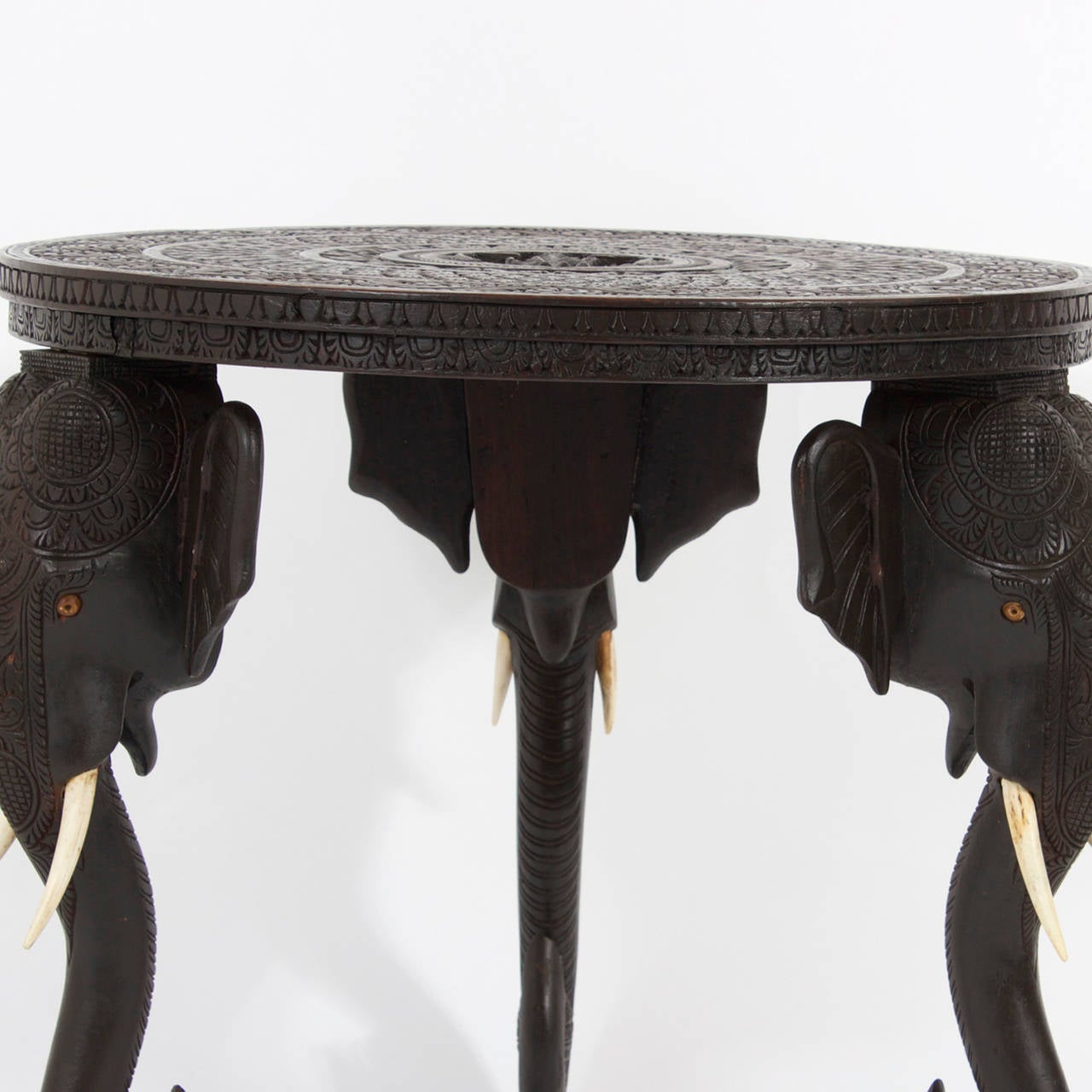 Early 20th Century Anglo-Indian Carved Table 2