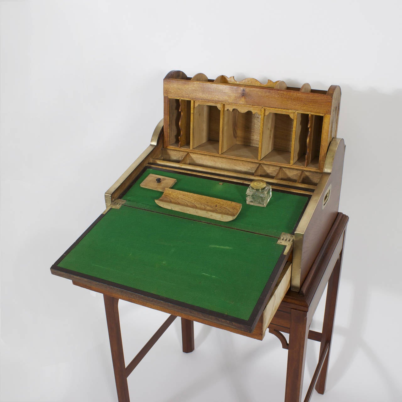 XIXe siècle Bureau à rouleaux de campagne sur pied en vente