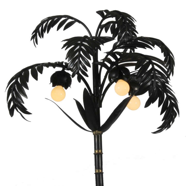 Standing Palm Tree Iron Floor Lamp In Excellent Condition In Palm Beach, FL
