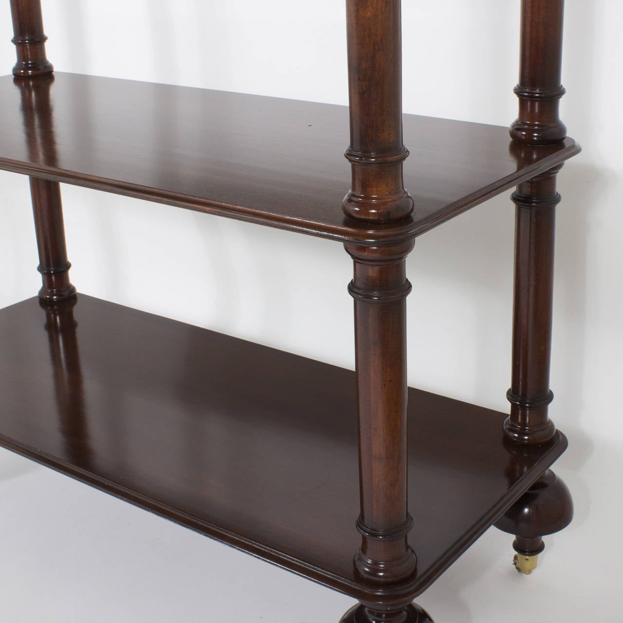 English Three-Tiered Mahogany Set of Shelves or Étagerè For Sale