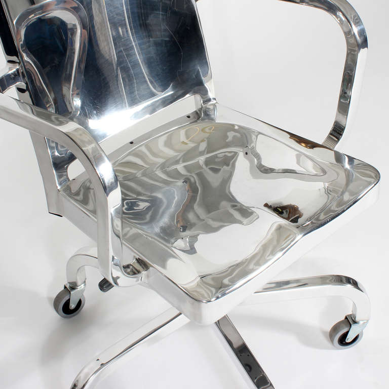 Vieux fauteuil de bureau Emeco Hudson by Starck en aluminium 2