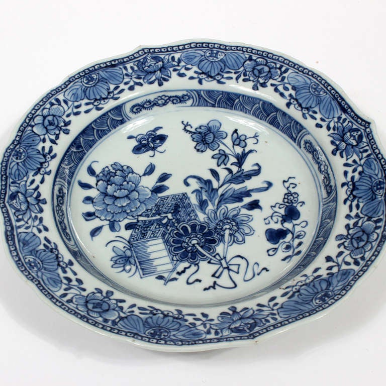 18th Century and Earlier Set of Six 18th Century Chinese Export Blue and White Qianlong Bowls
