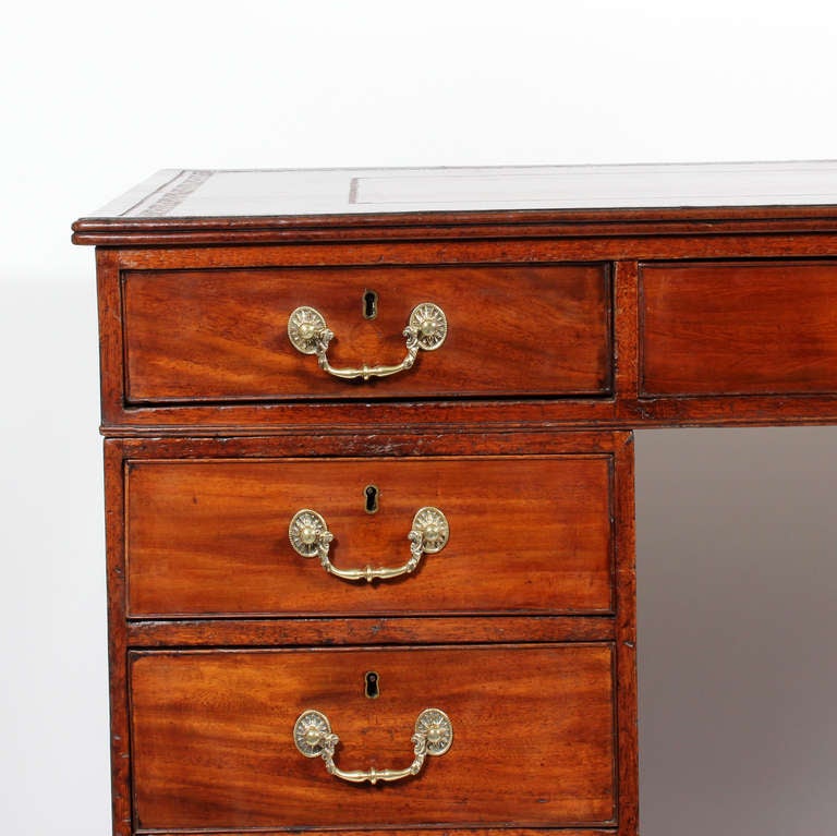 19th Century Georgian Style Partners Desk In Excellent Condition In Palm Beach, FL