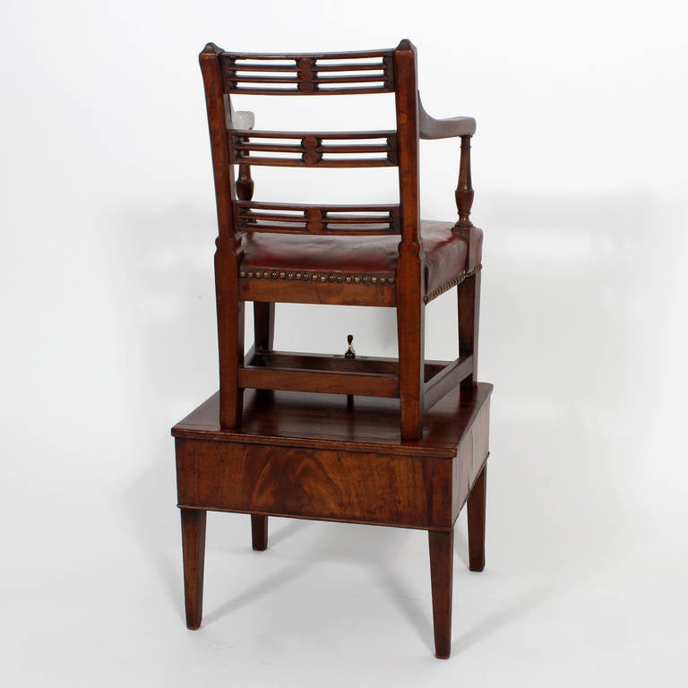 Georgian Childs High Chair in Mahogany with Stand In Good Condition For Sale In Palm Beach, FL