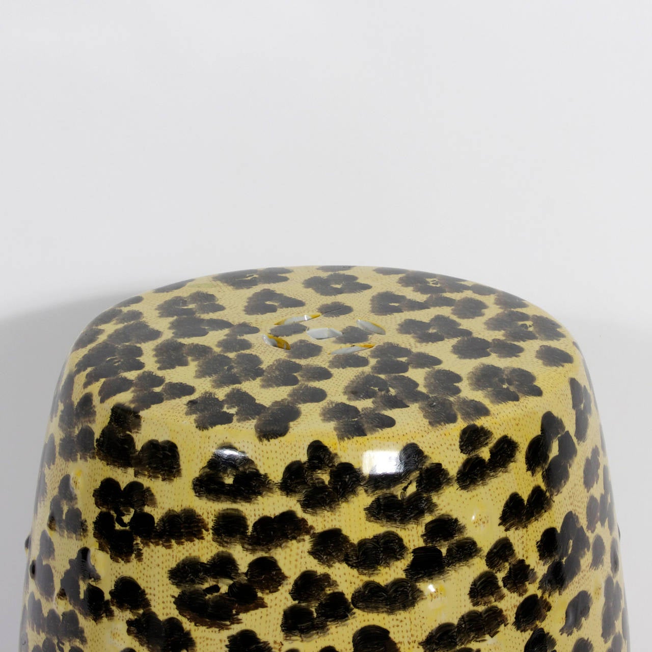Stylish Leopard Print Ceramic Garden Seat In Excellent Condition In Palm Beach, FL
