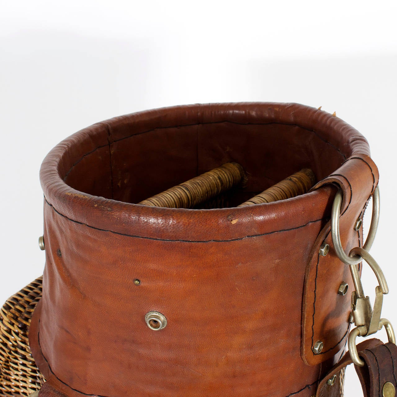 Early 20th Century Wicker Golf Bag In Excellent Condition In Palm Beach, FL