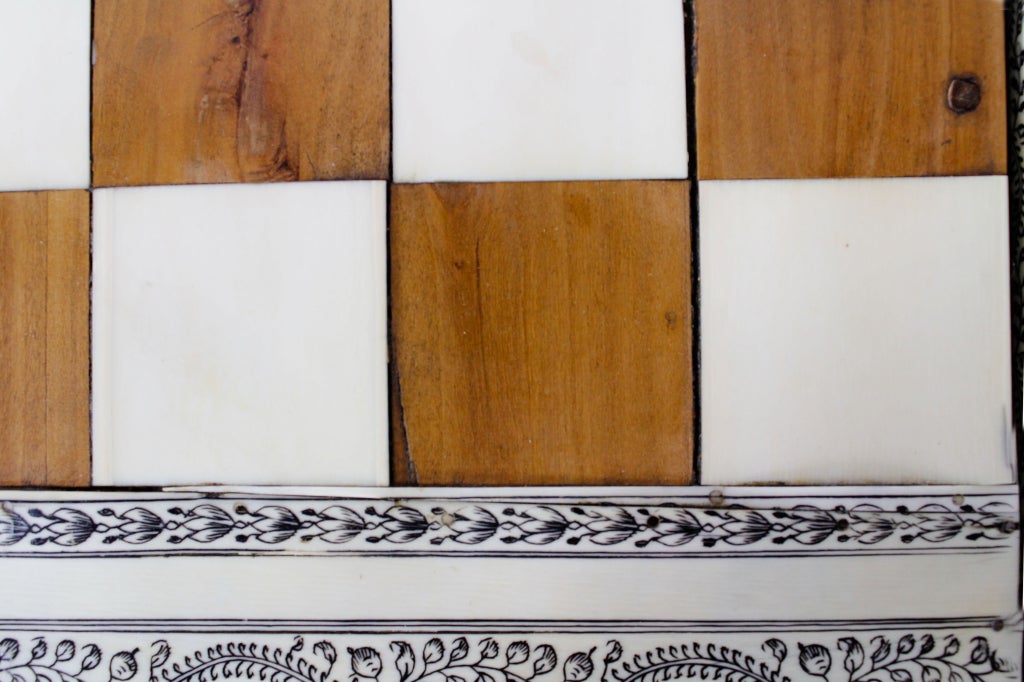 Anglo Indian Ivory And Sandalwood Checker And Backgammon Box 3