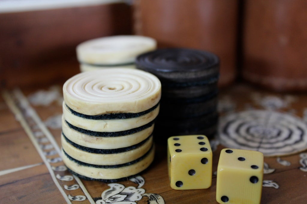 Anglo Indian Ivory And Sandalwood Checker And Backgammon Box 6