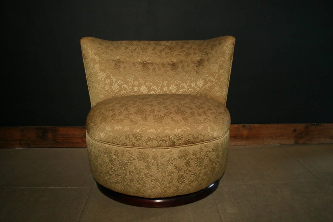 American Pair of Art Deco Chairs on Wooden Swivel Base in Original Fabric For Sale