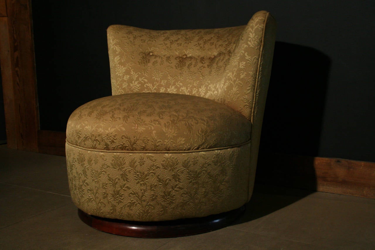 Pair of Art Deco Chairs on Wooden Swivel Base in Original Fabric In Good Condition For Sale In Los Angeles, CA