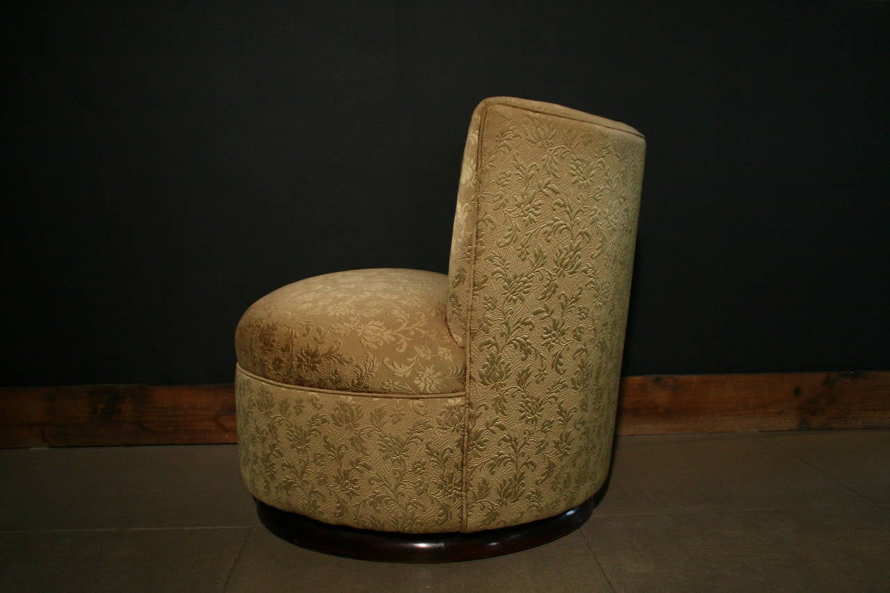 Pair of Art Deco Chairs on Wooden Swivel Base in Original Fabric For Sale 1