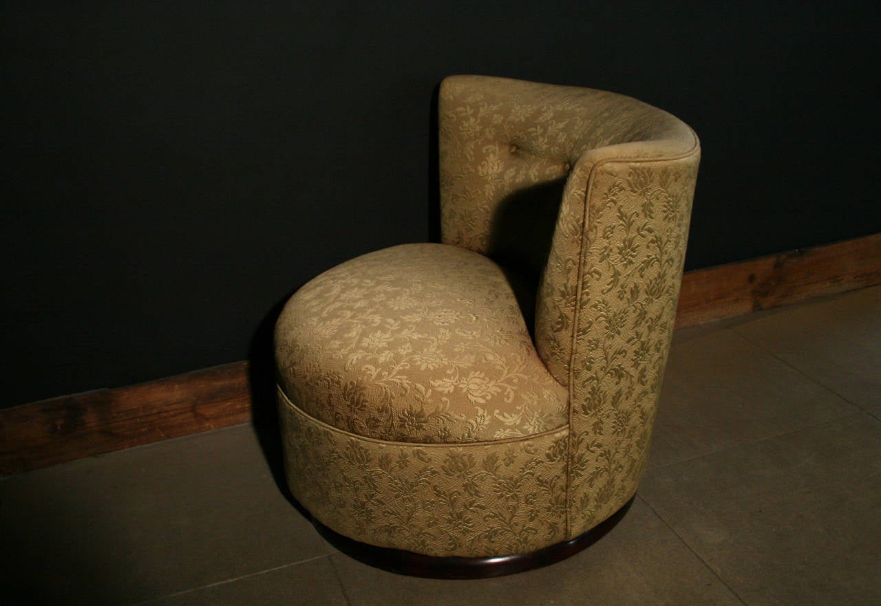 Pair of Art Deco Chairs on Wooden Swivel Base in Original Fabric For Sale 2
