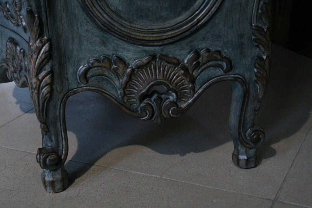 Mid-20th Century Pair of French Baroque Carved Wood Night Stands For Sale
