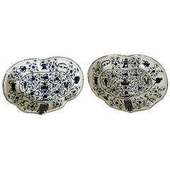 First Period Worcester Underglaze Porcelain Hundred Antiques Dishes, C. 1770-80.