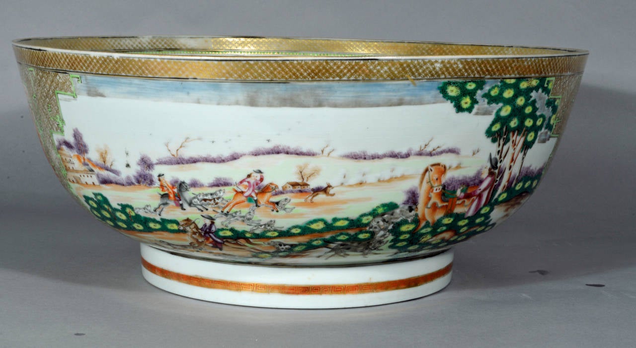 Chinese Export Famille Rose Hunt Bowl with European Figures In Excellent Condition In Downingtown, PA