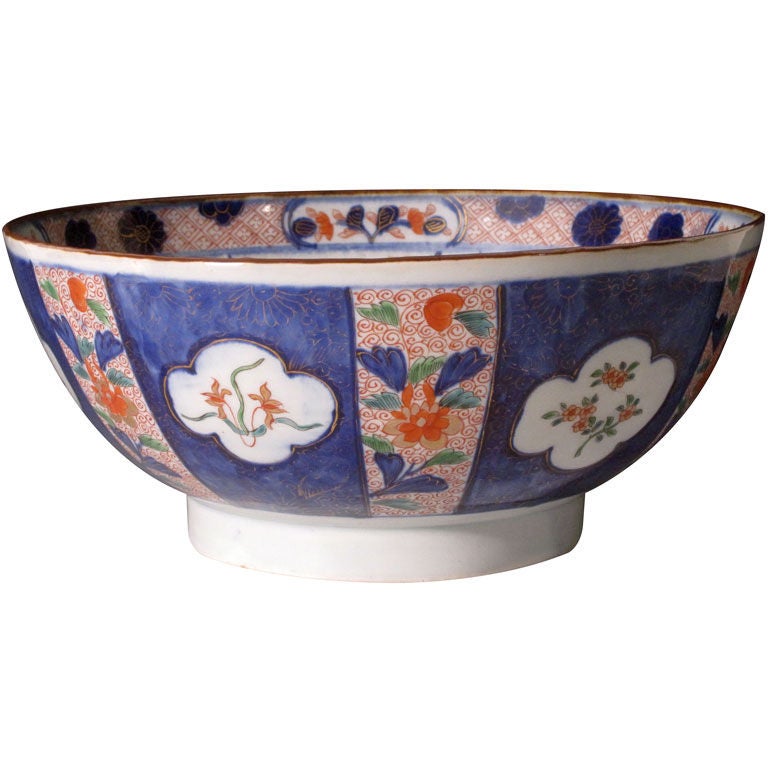 A Chinese Export Imari Porcelain Bowl