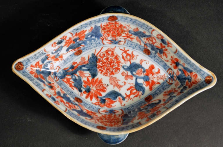 A Rare Pair of Chinese Imari Leaf-shaped Sauce Boats 2