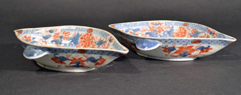 18th Century and Earlier A Rare Pair of Chinese Imari Leaf-shaped Sauce Boats
