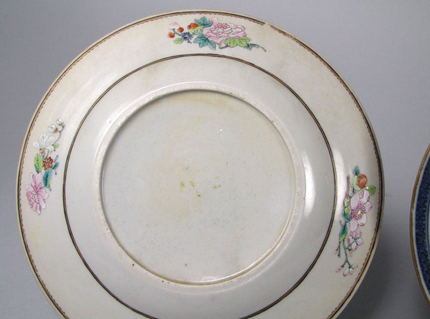 Pair of Chinese Armorial Plates  with the Arms of Clifford In Good Condition In Downingtown, PA