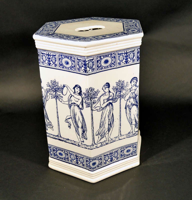 An English Aesthetic Movement Wedgwood Queen's Ware Garden Seat 4