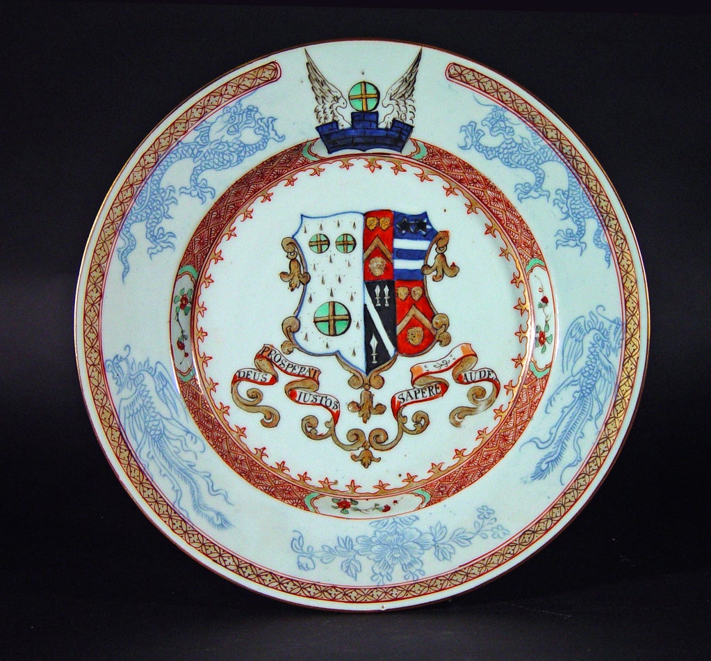 A Pair of Fine Chinese Export Armorial Plates In Good Condition In Downingtown, PA