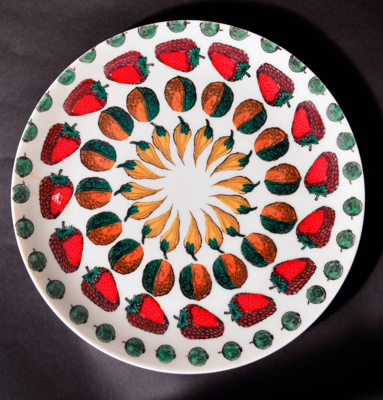 Mid-Century Modern Spectacular Set of Six Large Piero Fornasetti and Giostra di Frutta Plates