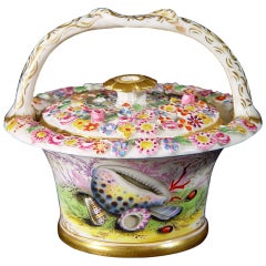 Corbeille et couvercle en porcelaine de Chamberlain's Worcester décorés de coquillages