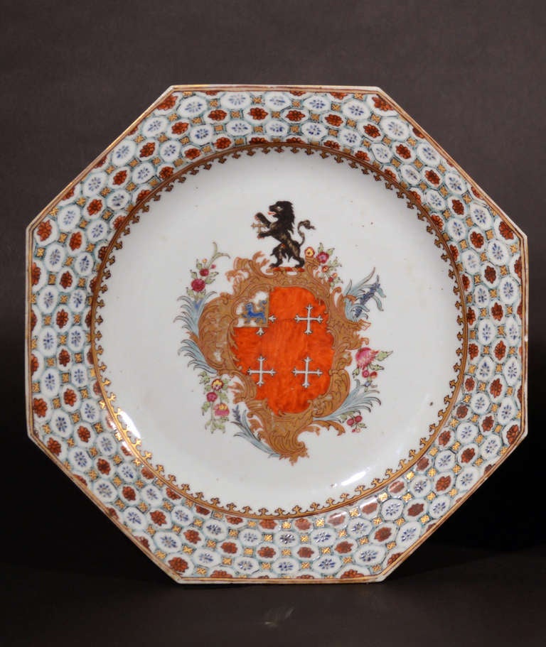 A Pair of Chinese Export Porcelain Armorial Plates, The Coat of Arms of Chase In Good Condition In Downingtown, PA